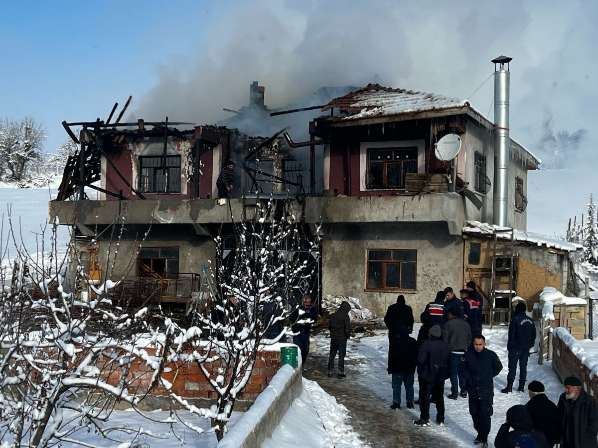 Yozgat'ta büyük yangın! Ocakları söndü!