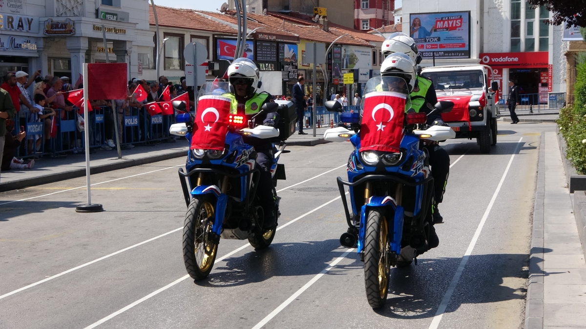 Yozgat'ta 30 Ağustos coşkusu... Komandolar gösteri yaptı!