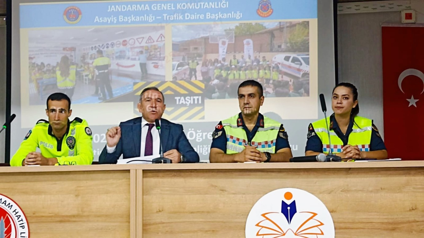 Trafik Bilgilendirme Eğitimi Verildi