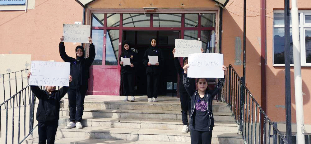 Öğrenciler de kadına  şiddete ‘hayır' dedi