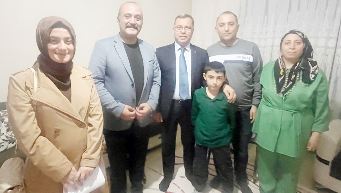 İl Milli Eğitim Müdürlüğü’nden farklı çalışma... Kapı kapı gezerek anlatıyor  