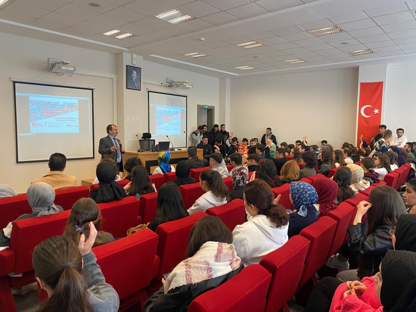 Yozgatlı Profesör Alaca’da eğitim verdi