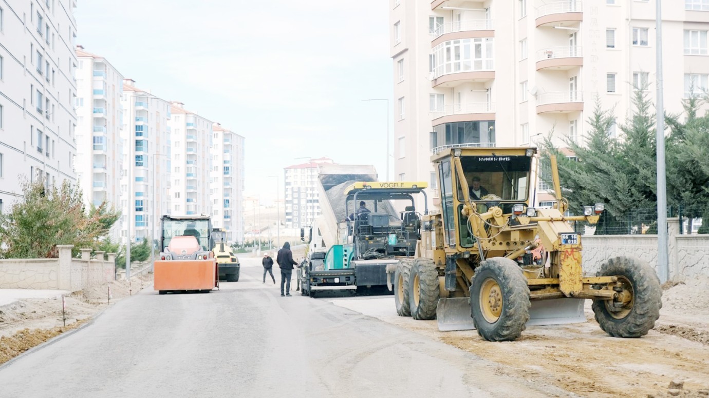 Belediye yeni yollar açıyor. İki mahalleye yeni yol yapıyor! 