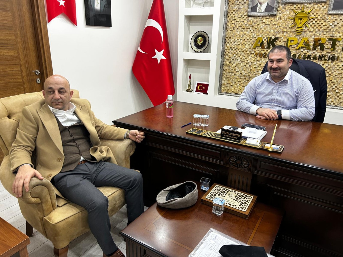 Memleketini unutmuyor! İl Başkanı Altuntaş ile bir araya geldi..