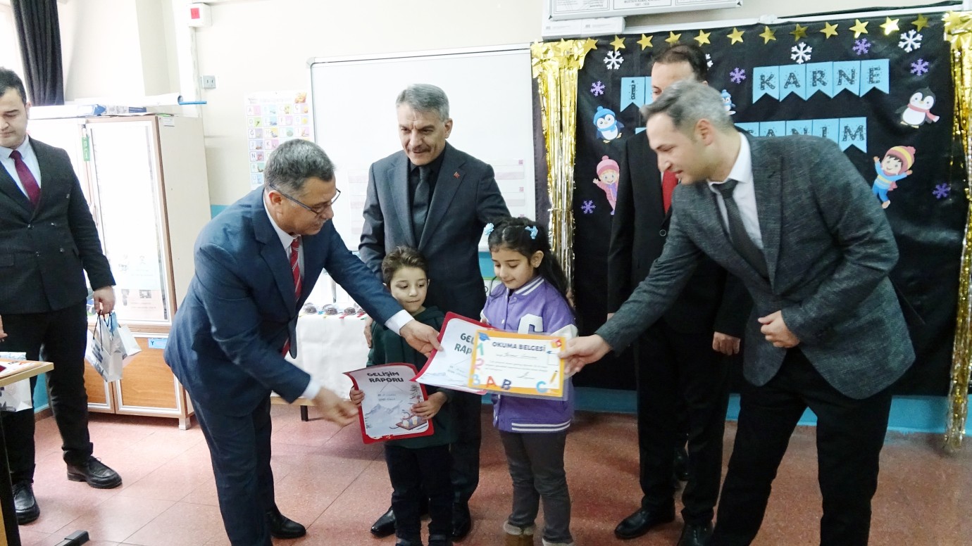 Yozgat'ta 70 bin kişiye verildi! Tebrik etti hediye verdi...