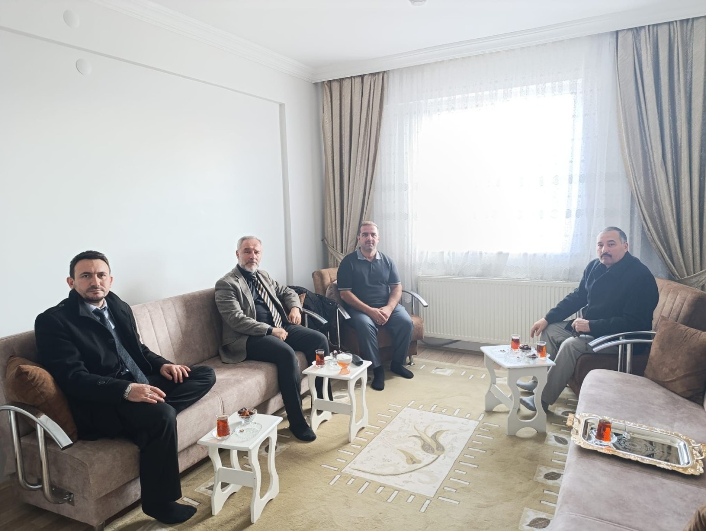 Umreden dönen din görevlilerini ziyaret etti