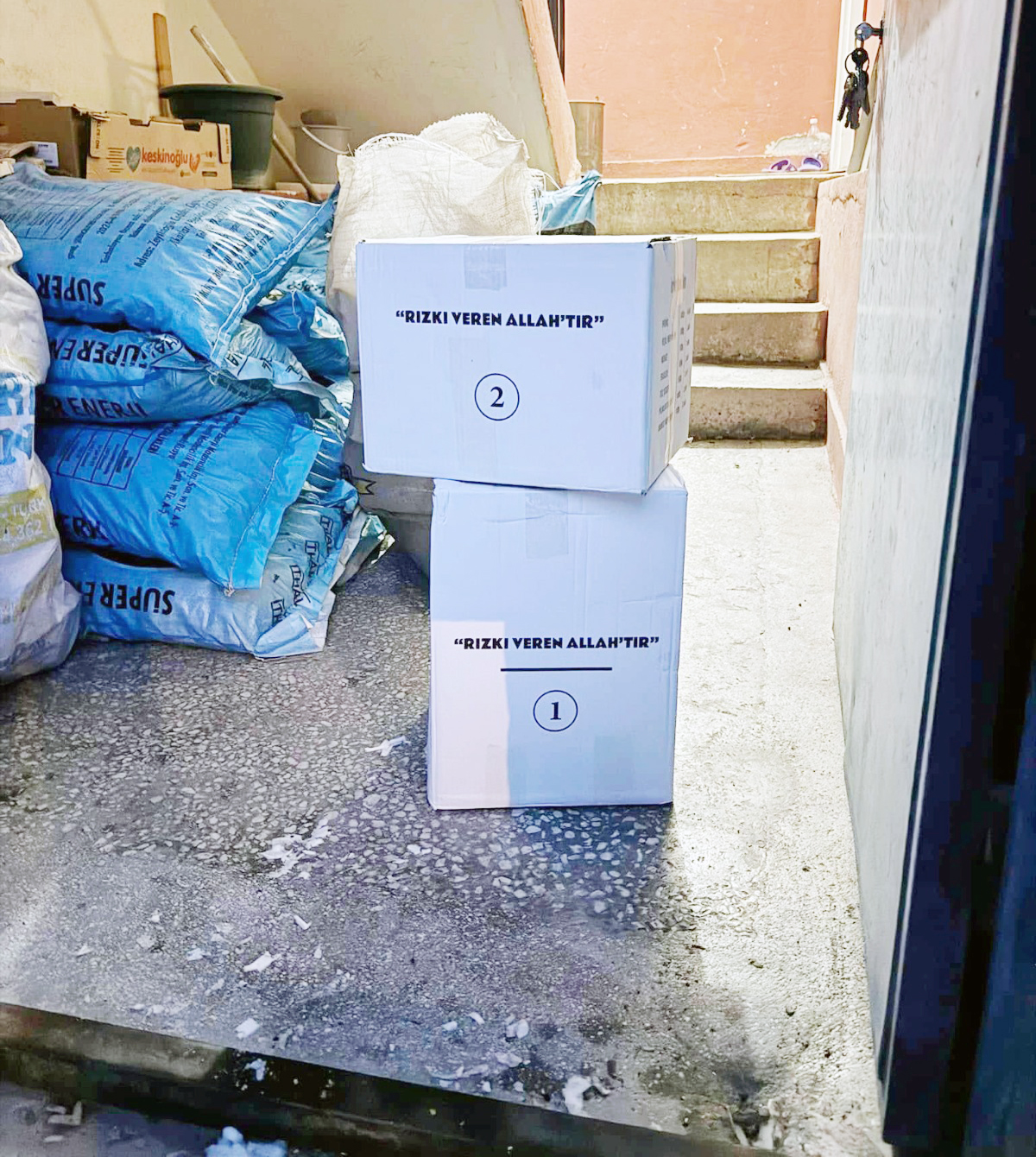 Ülkü Ocaklarından gıda yardımı