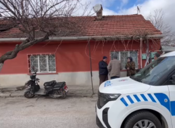 Bir hafta önce hayatını kaybeden 67 yaşındaki adamı fareler yedi