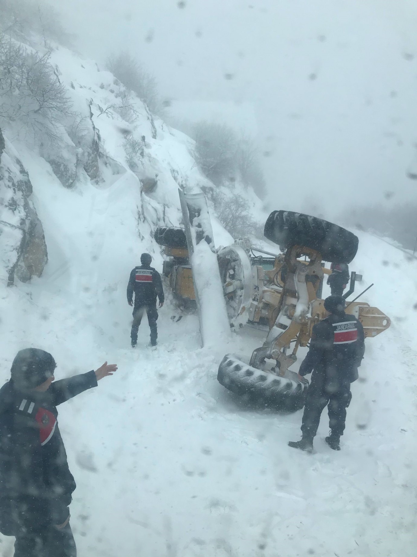 Yozgat'ta iş makinası devrildi 