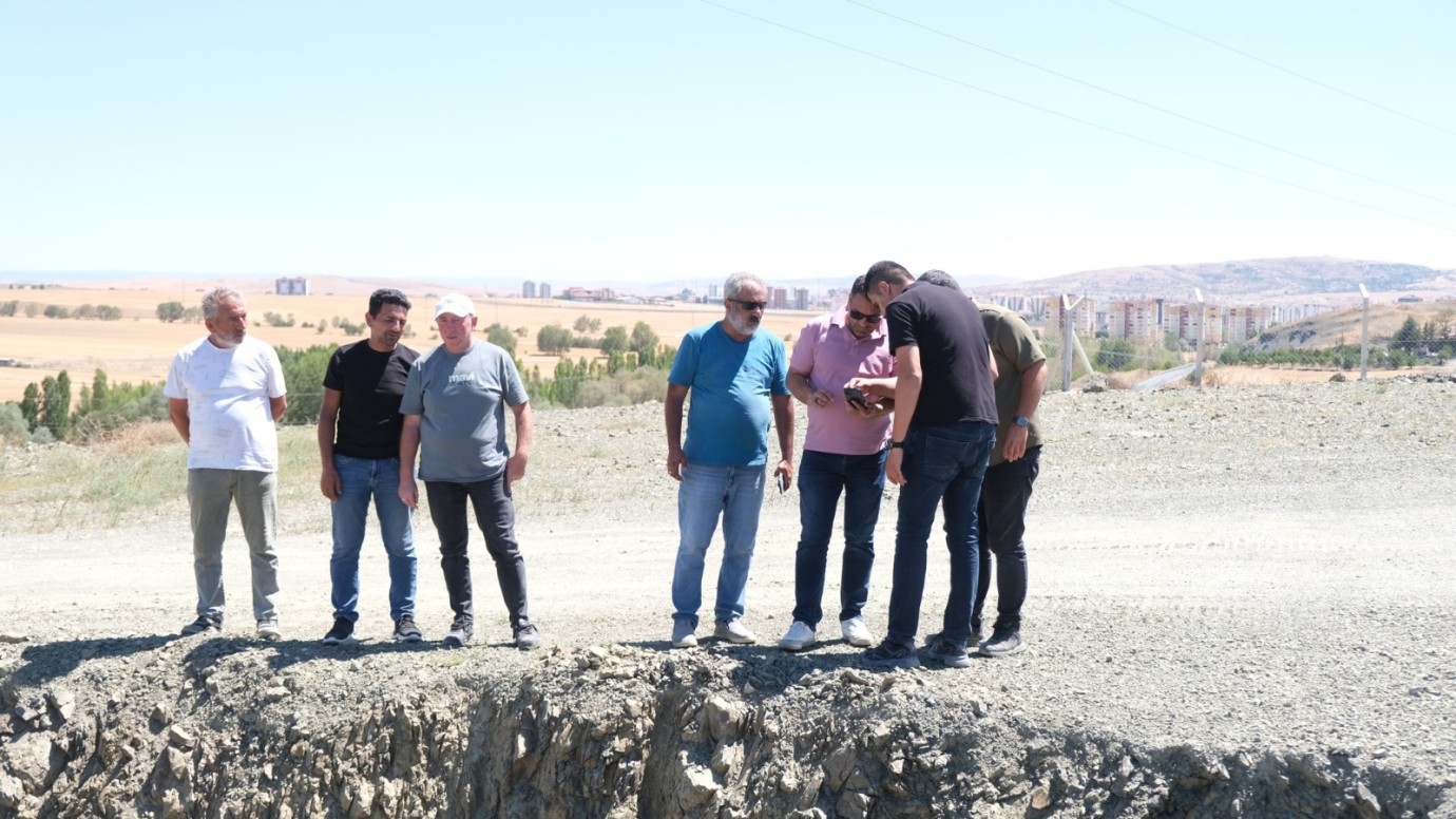 Yozgat'ta ki Belediye çalışmalarını sürdürüyor.. Yeşil alan sayısı artacak! 