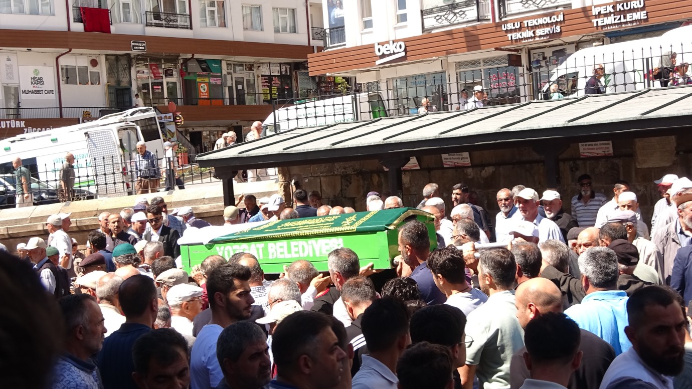 Kazada hayatını kaybetmişti? Son yolculuğuna uğurlandı!