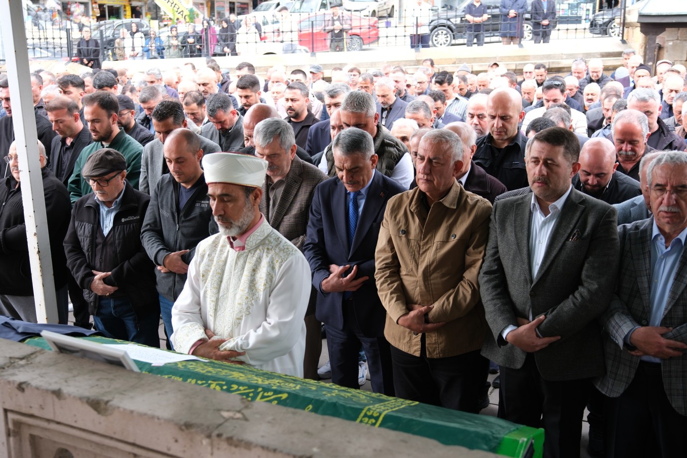 Atilla Saygı Dualarla Uğurlandı