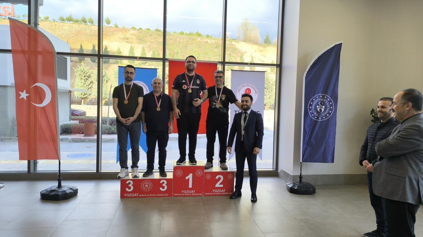 Hastane Personeli Spor Turnuvasında Buluştu