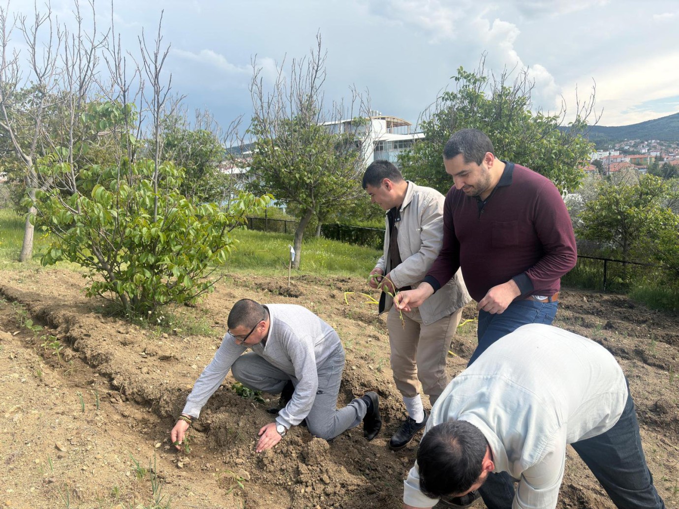 Engelli bireyler kendi bahçelerini oluşturdu