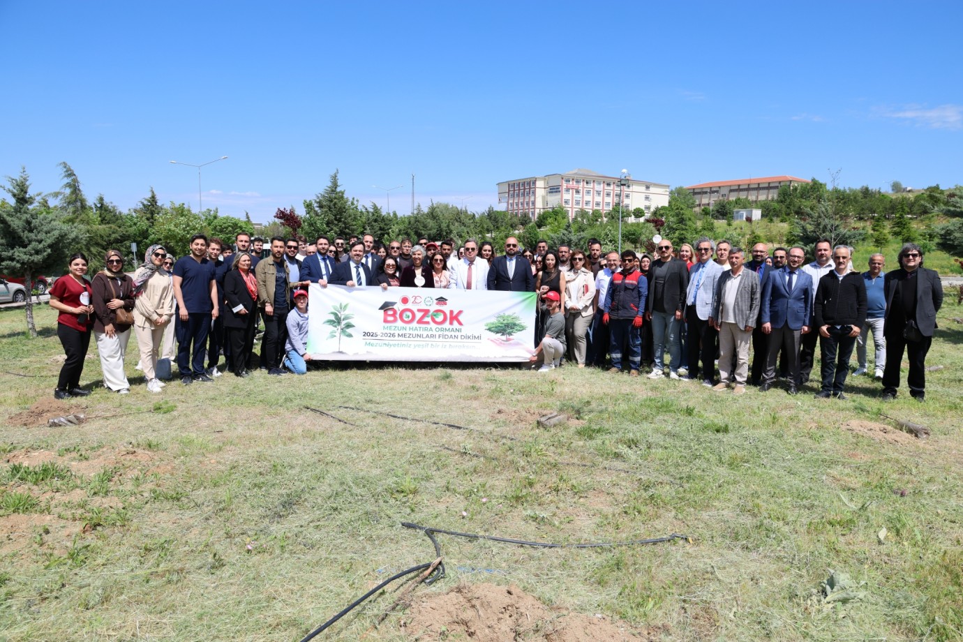 Mezunlar Fidanları Toprakla Buluşturdu 