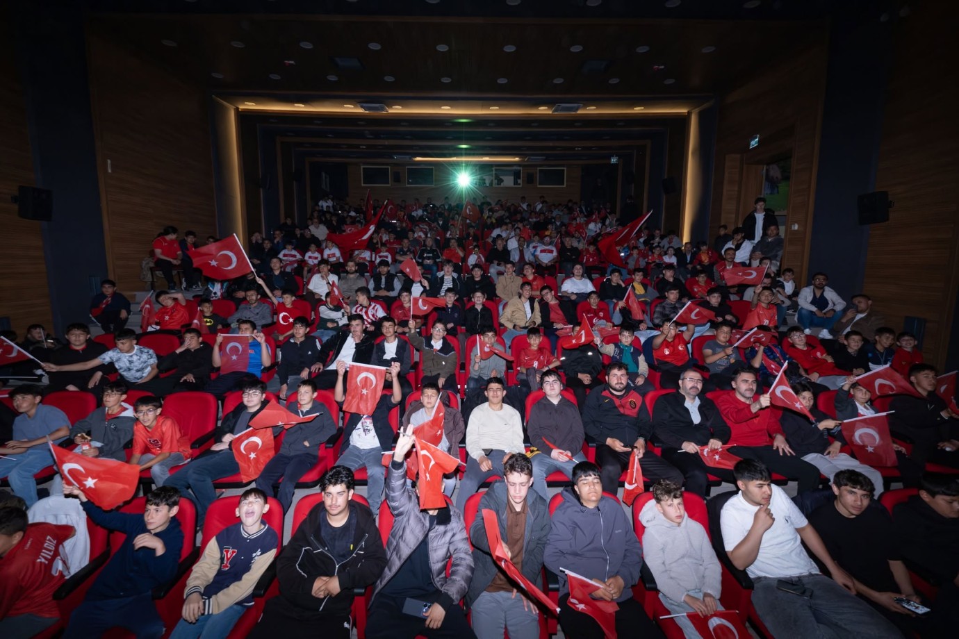 Dualarla başladı, hüzünle sona erdi