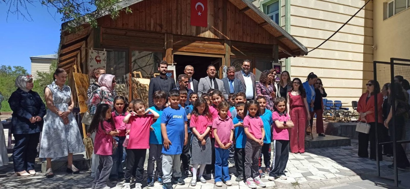 MYO dönem sonu sergisi ziyaretçilerden tam not aldı