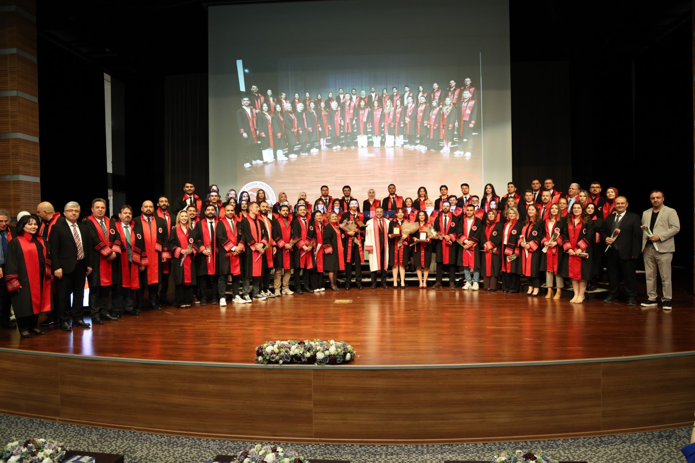 Diş hekimliği fakültesi ilk mezunlarını verdi