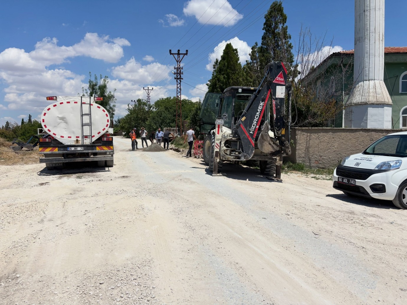 Dört mahallede içme suyu çalışmaları sürüyor