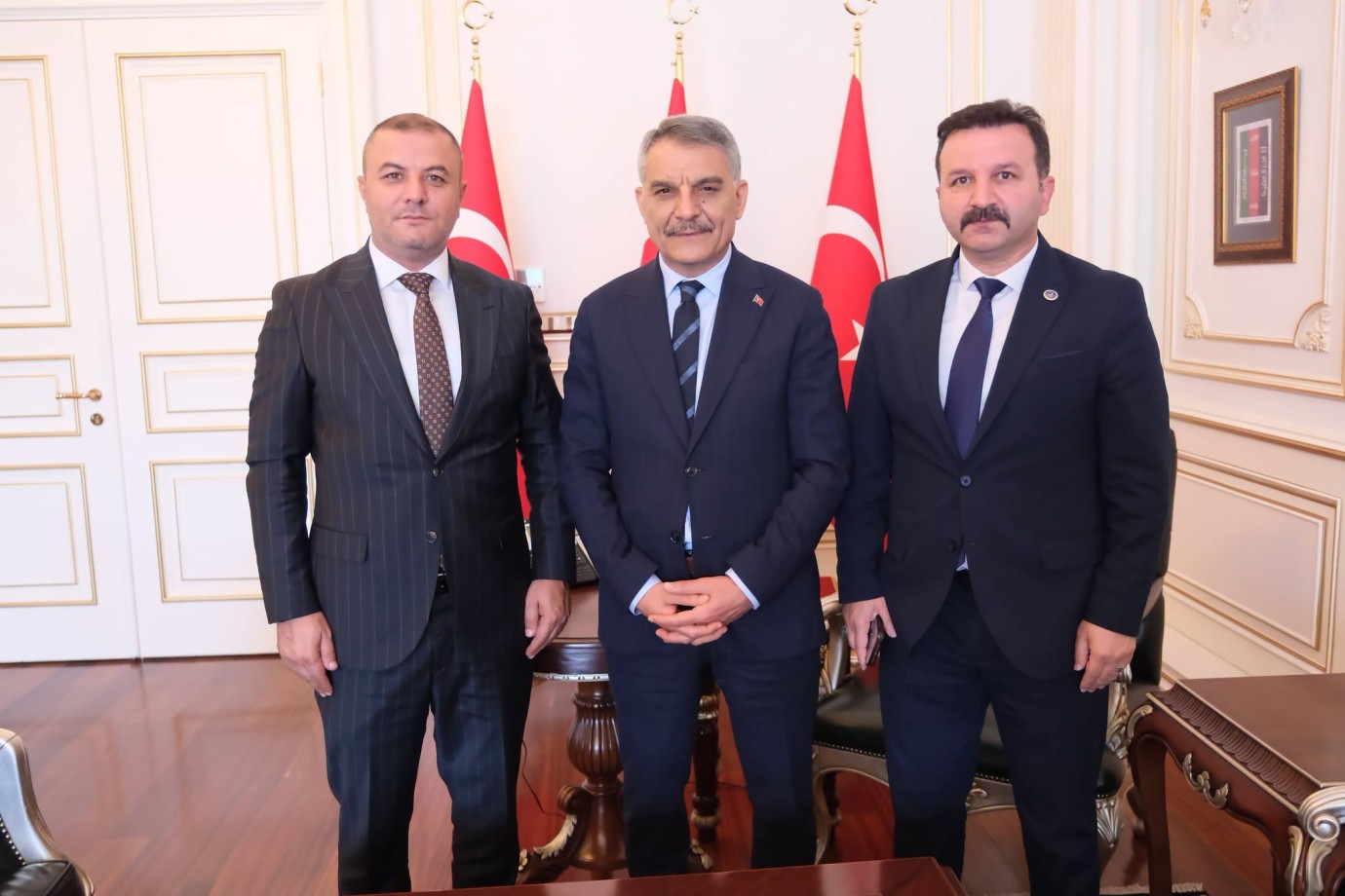 Ülkü Ocakları yönetiminden Vali Özkan'a ziyaret