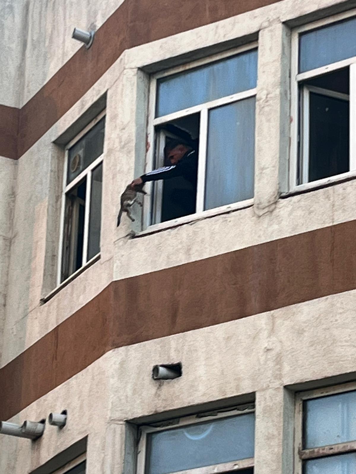 Cesur gençten alkışlanacak hareket