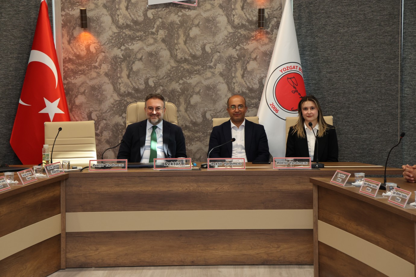 Türkçe Yaz Okulu öğrencilerinden Rektör Yaşar'a ziyaret