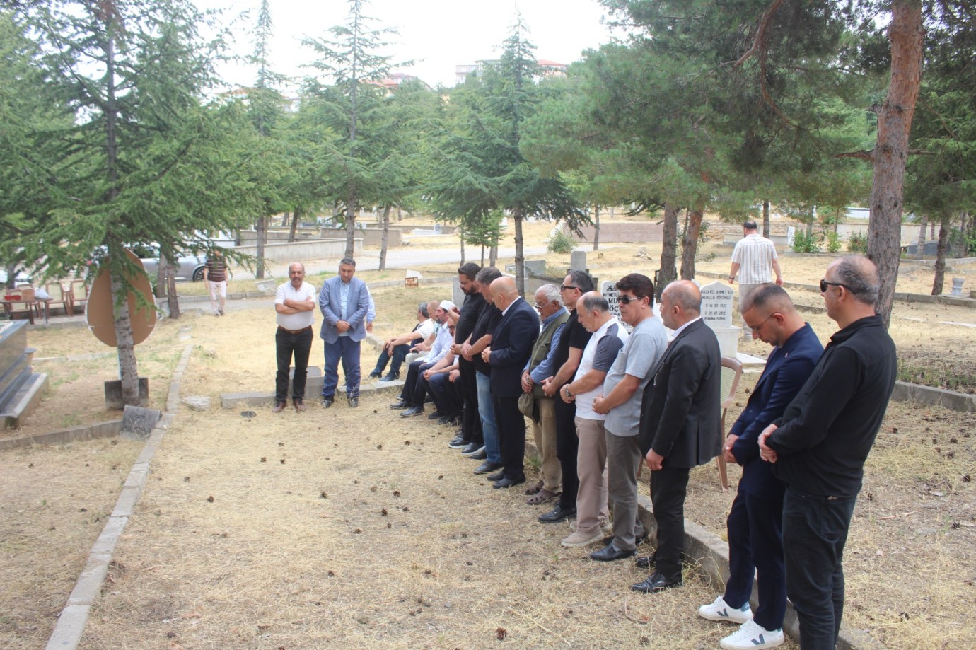 Metin Özışık dualarla anıldı
