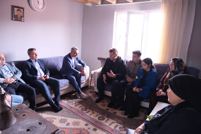 Vali Özkan’dan Esengin ailesine taziye ziyareti
