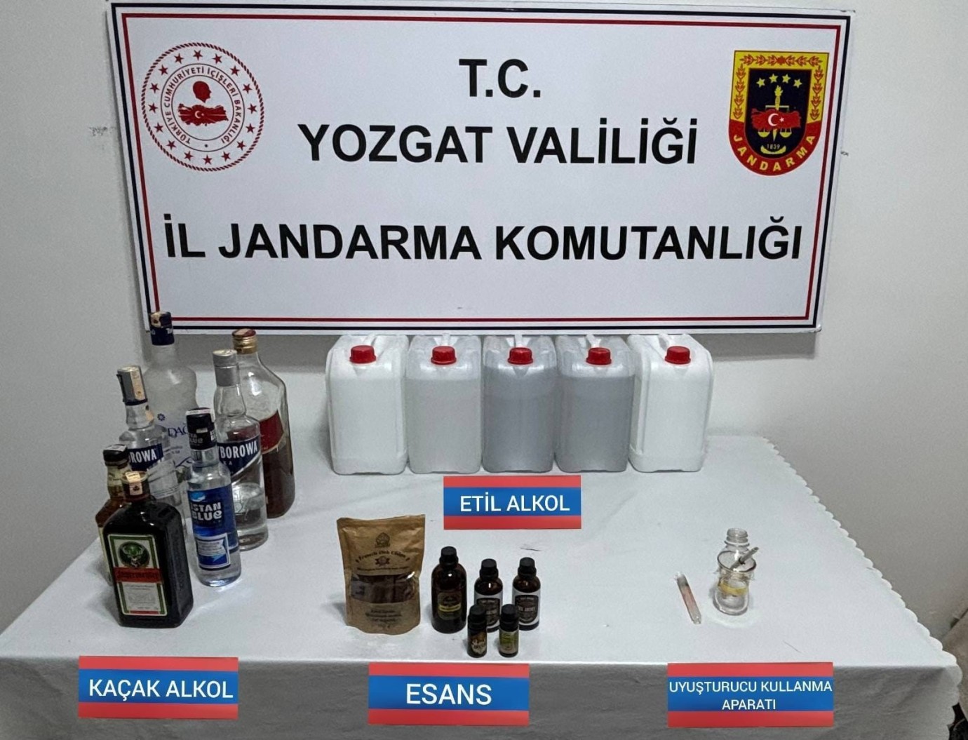 Jandarma’dan apart daireye baskın