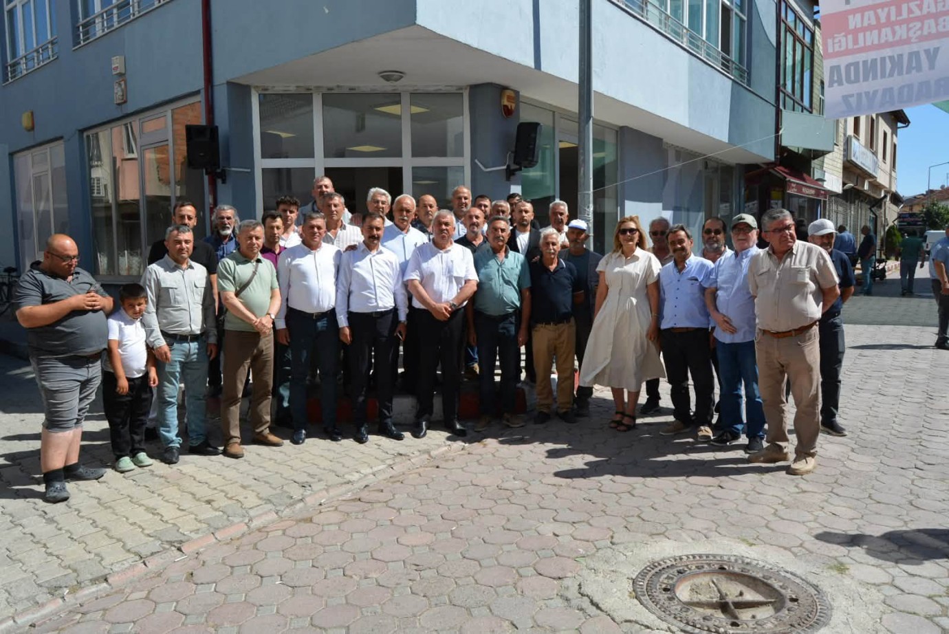 Eski yönetim YENİ Parti'ye geçti