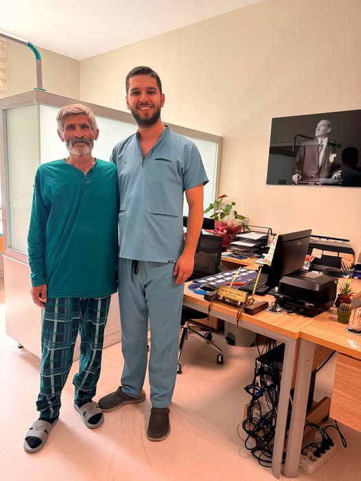 Mide delinmesiyle gelen hastada kanser erken fark edildi
