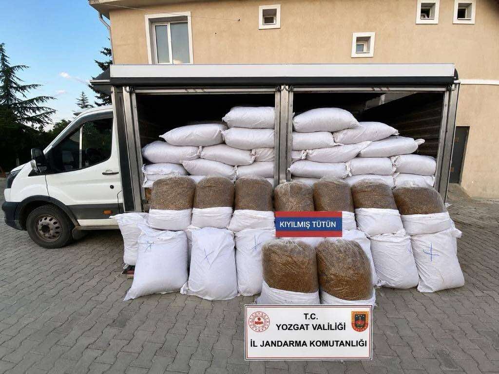 1,2-ton kaçak tütün ele geçirildi