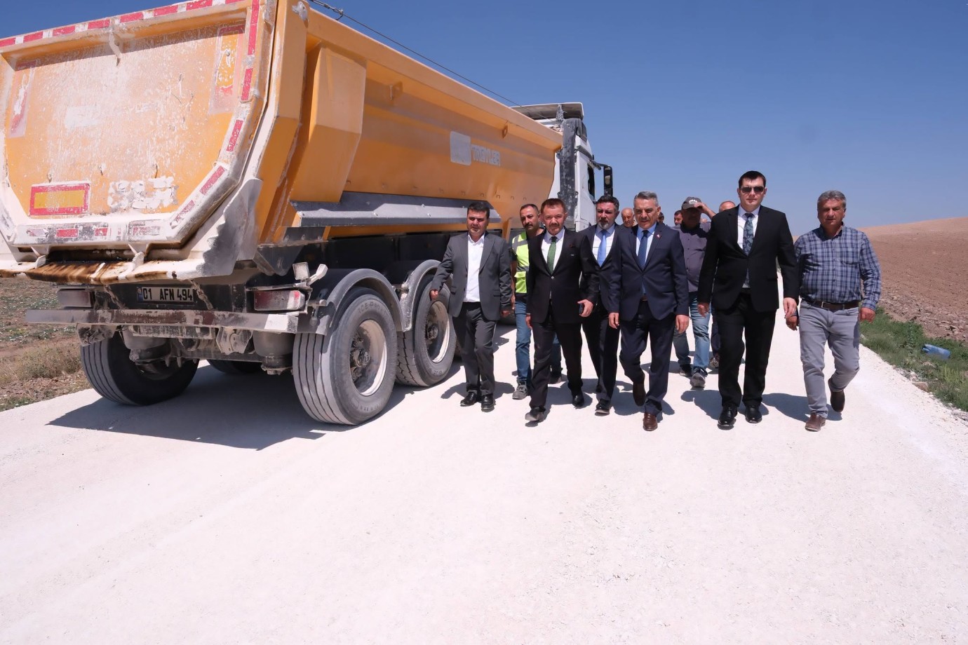 Vali Özkan, asfalt çalışmaları yerinde inceledi