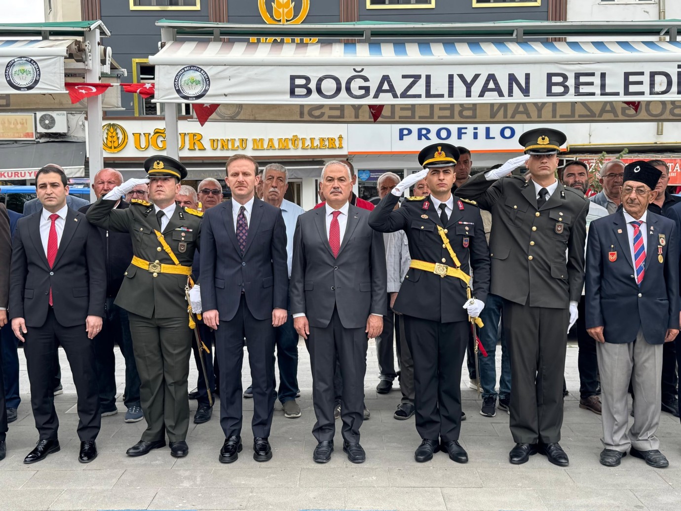 Büyük Zafer ilçelerde coşkuyla kutlandı