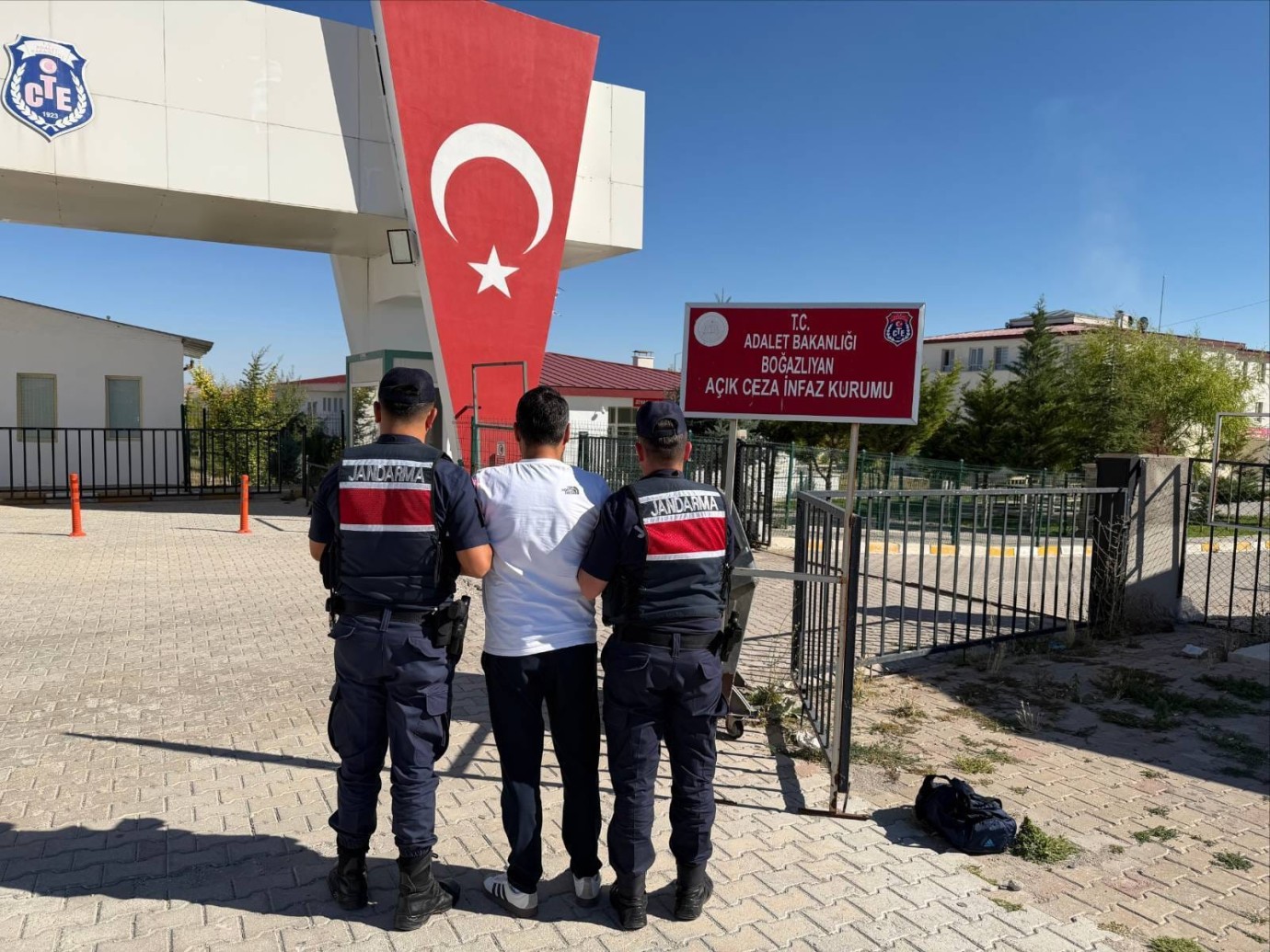 Kimlik sorgusunda ortaya çıktı