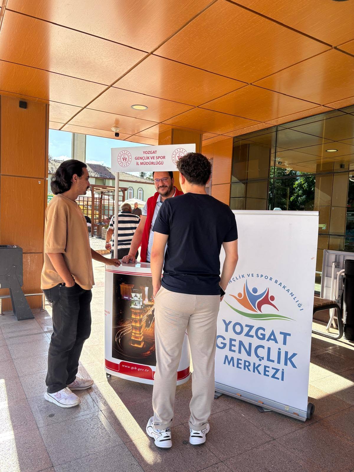 Hedef kente uyumu kolaylaştırmak