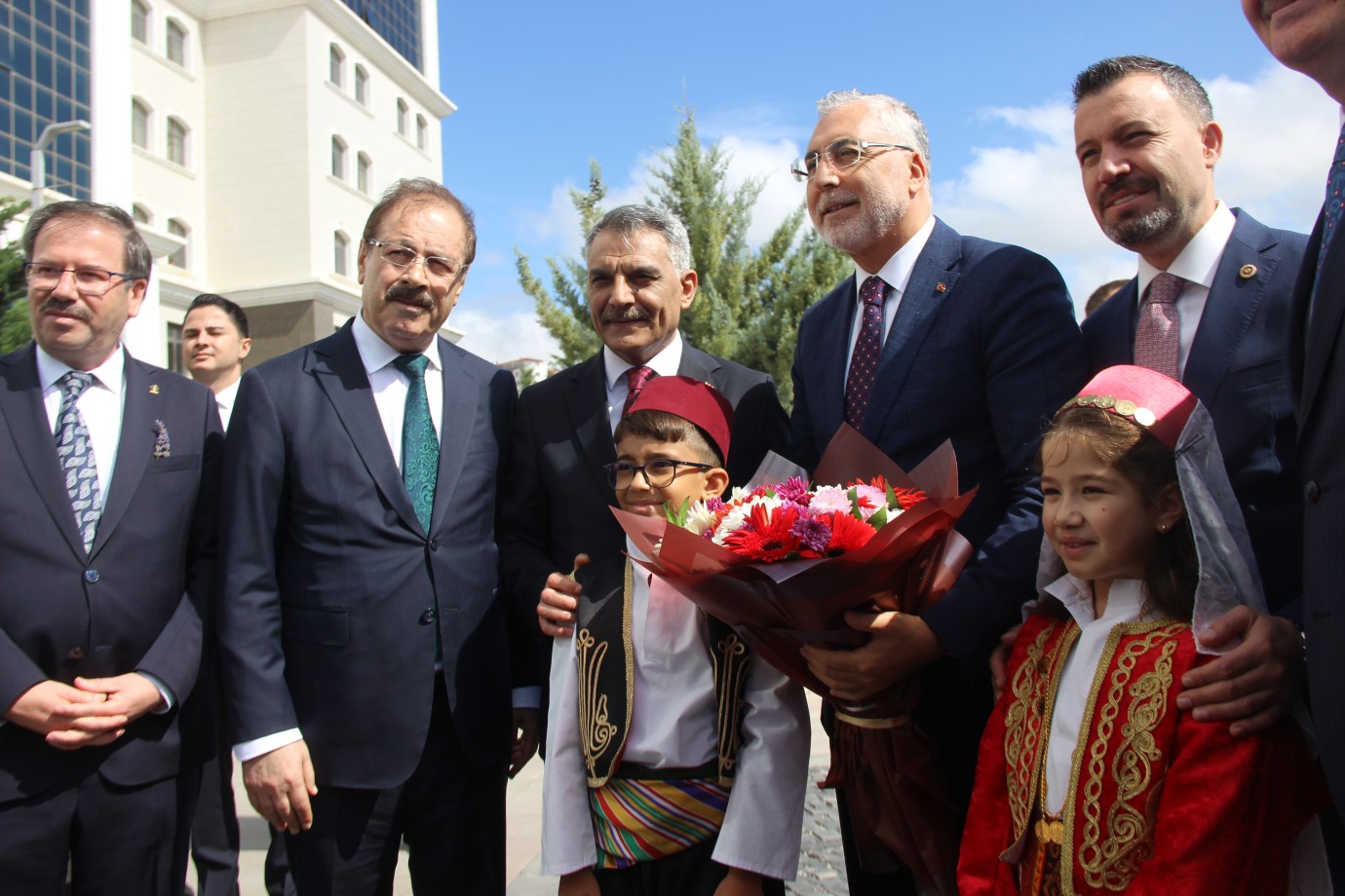 Bakan Işıkhan Yozgat temaslarına Valilikten başladı