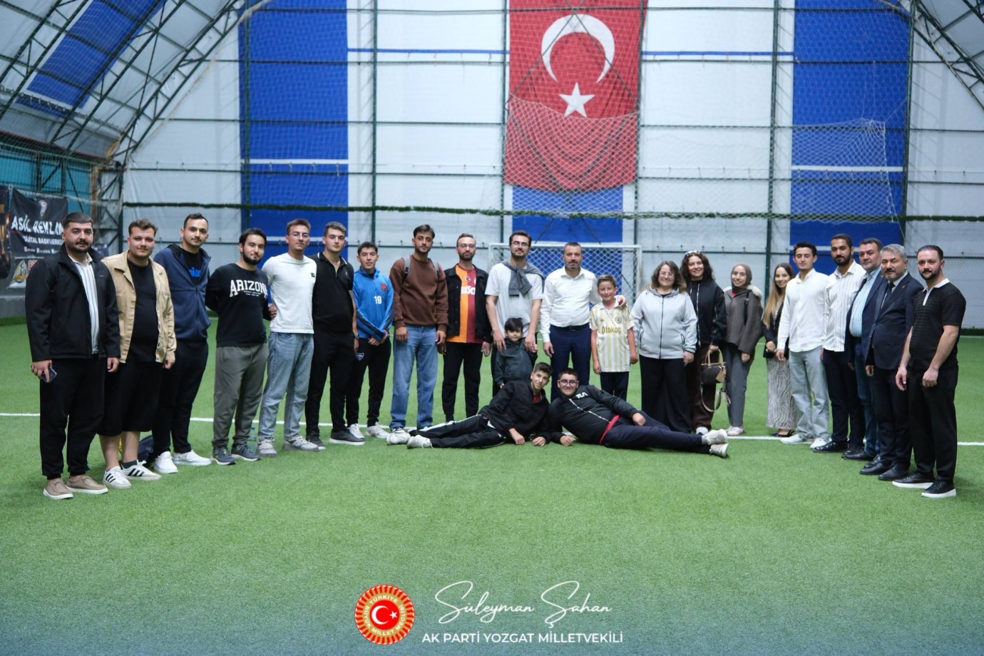 Şahan’dan AK Gençlikle halı saha buluşması