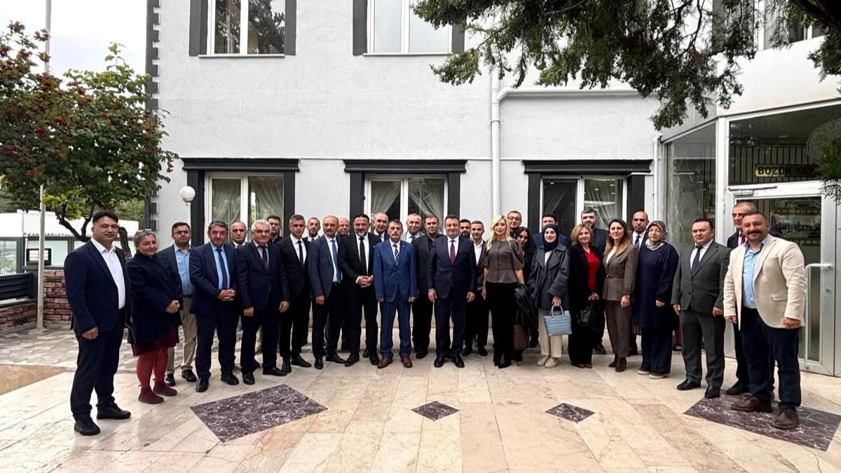 Türk, okulların nabzını tuttu