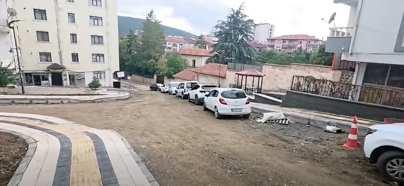 30 yıllık yol yeniden açıldı