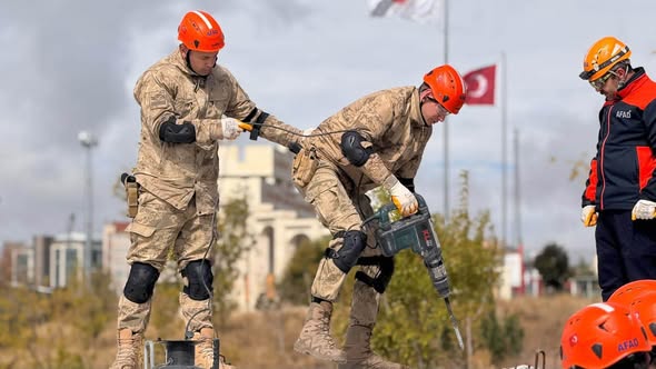 Jandarmaya arama kurtarma eğitimi