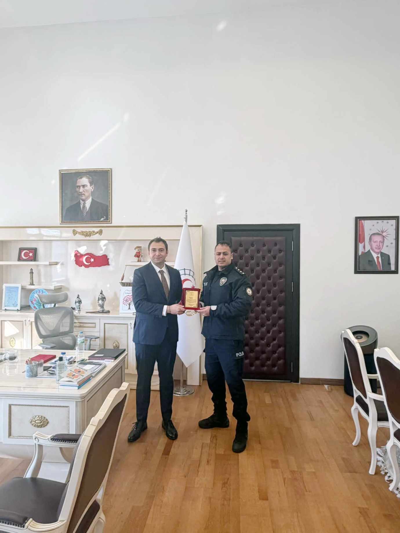 Emniyet ekibine plaket