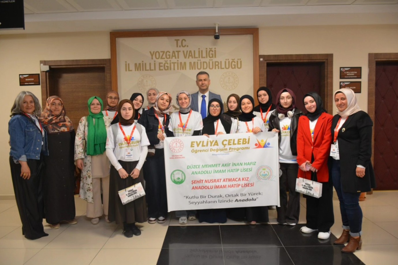   Öğrencilerden Eğitim Ve Kültür Buluşması 