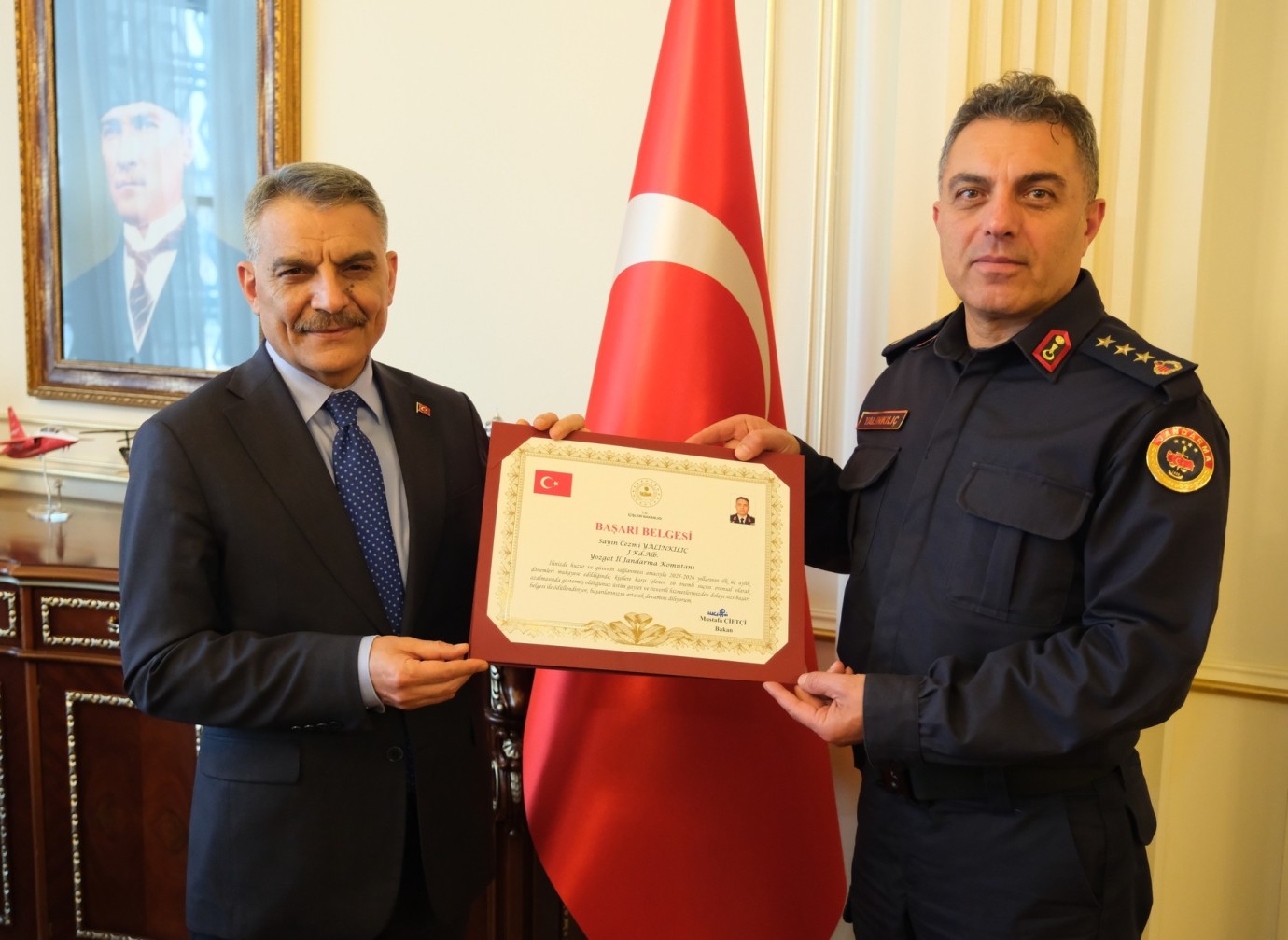 Yalınkılıç’a Başarı Belgesi Takdim Edildi 