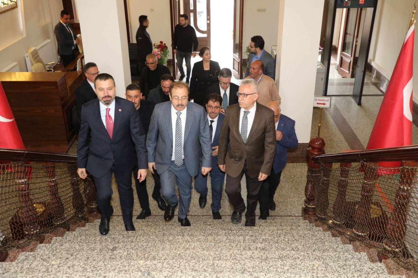 Başkan Ak Parti'ye Mi Geçiyor?