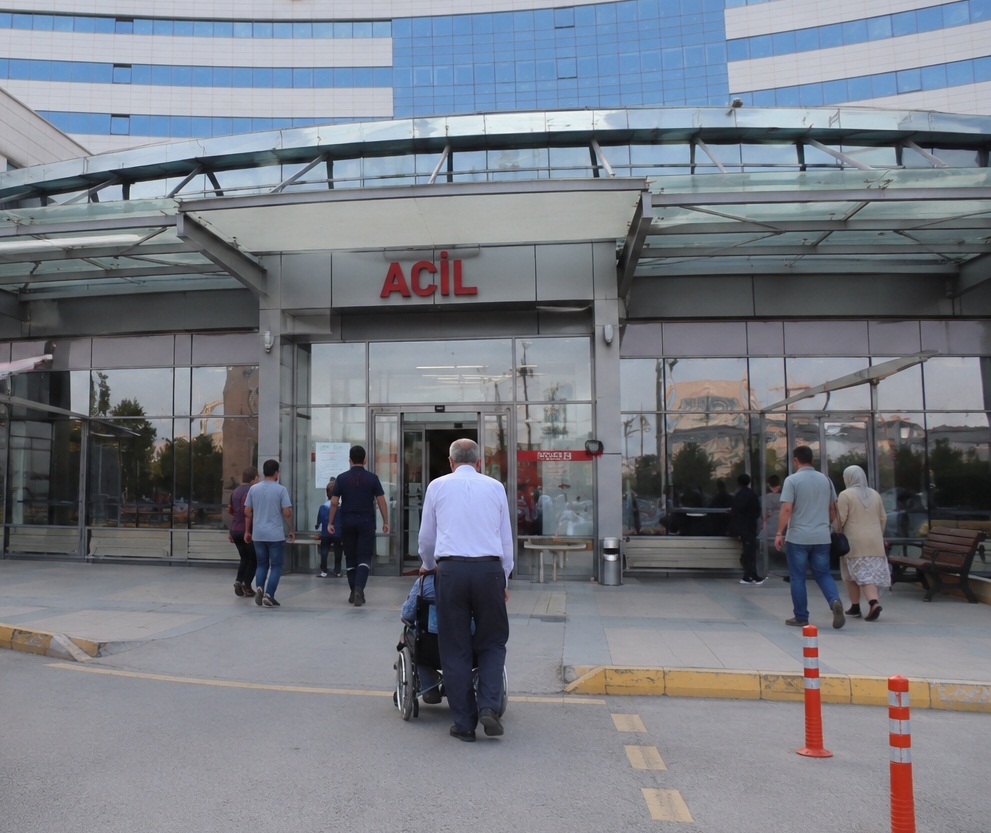 Acemi Kasaplar Hastanelik Oldu: 23 Kişi Yaralandı