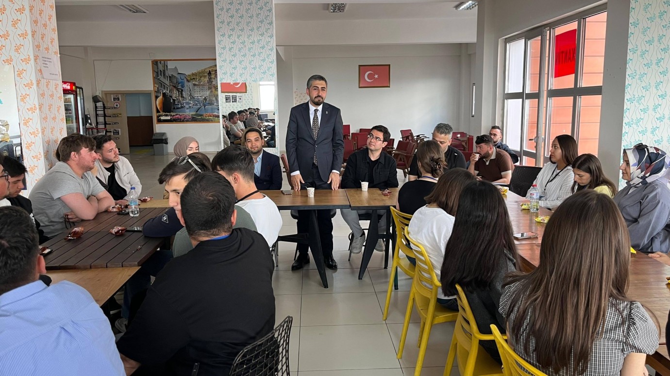 Şimşek Gençlerin Sesine Kulak Verdi