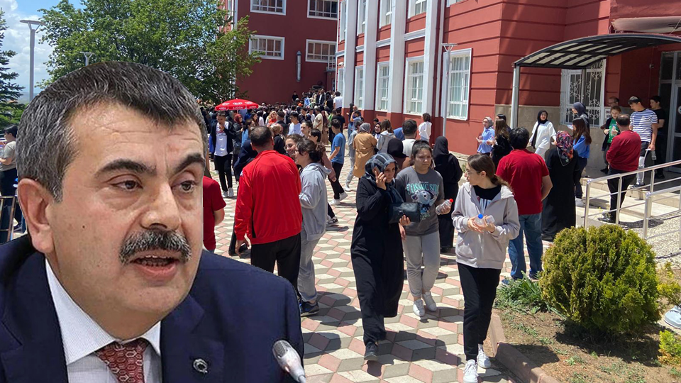 Dökülüyoruz Sayın Bakan!