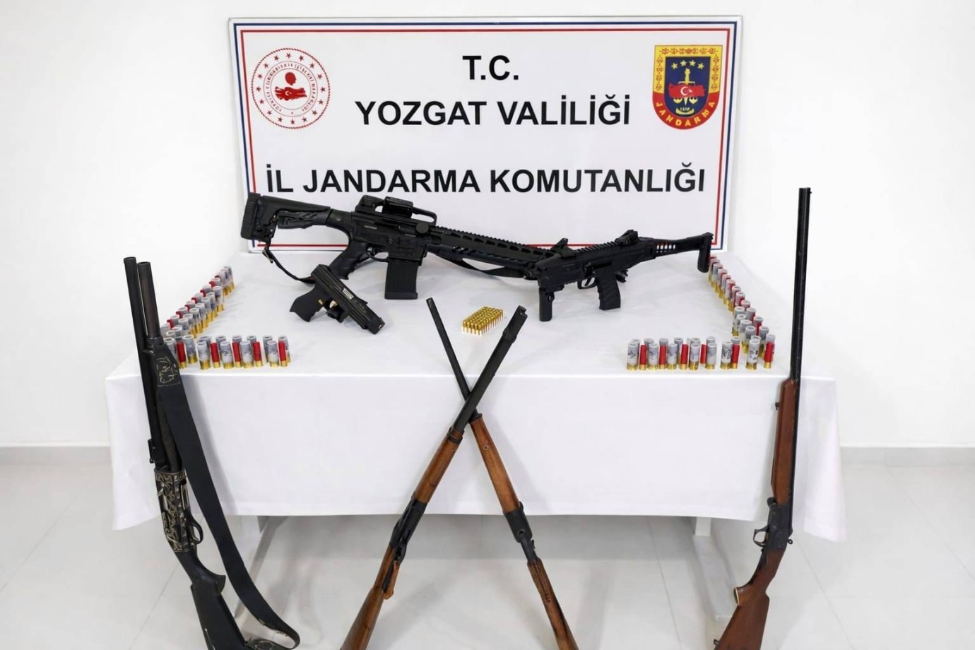 Silah ve mühimmat ele geçirildi