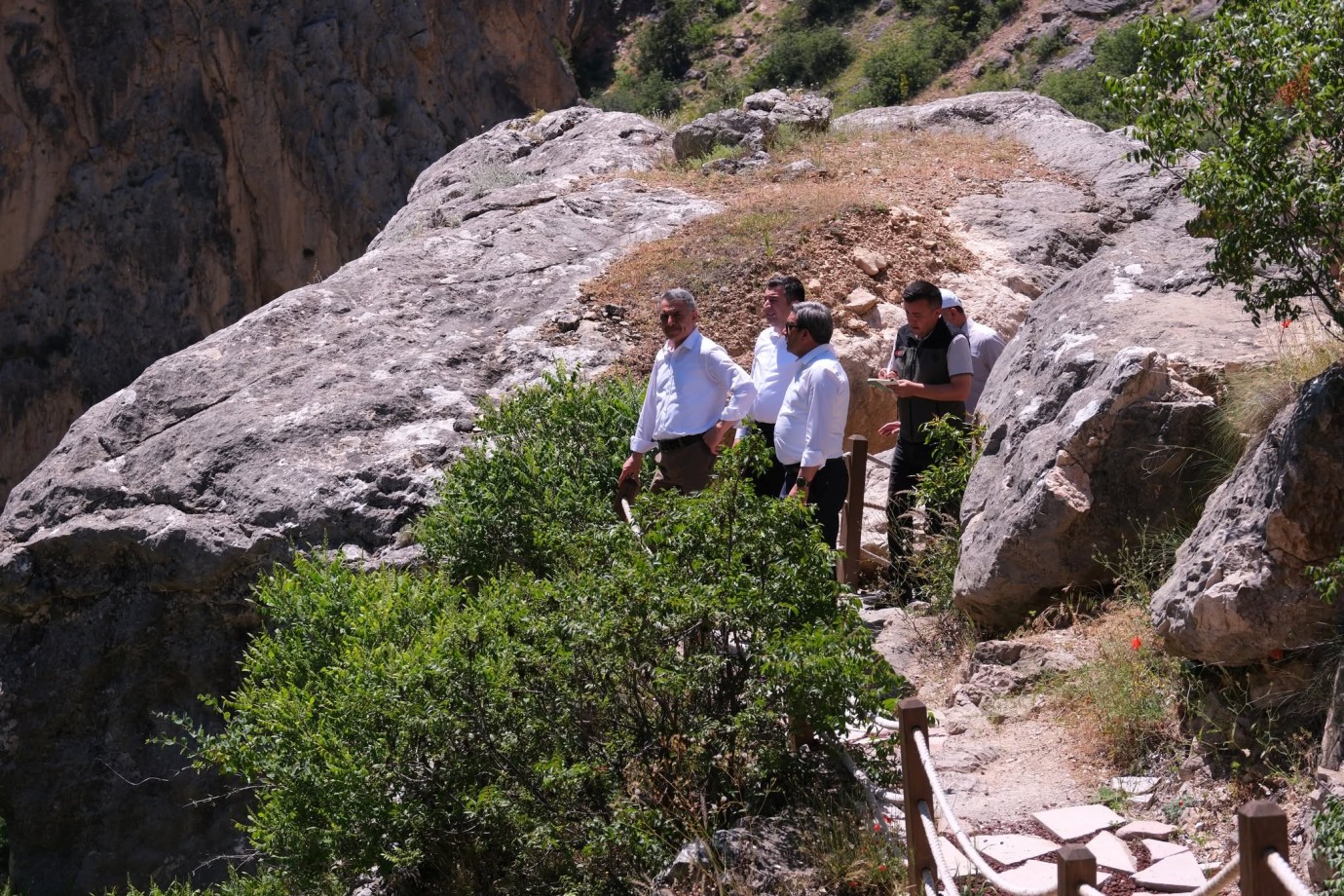 Vali Özkan’dan Kazankaya Kanyonu’na yakın takip
